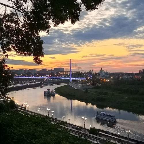 Летний вечер в Тюмени. Мост влюбленных