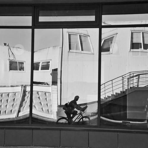 Город сюр...