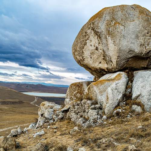 Балансирующий Белый камень.