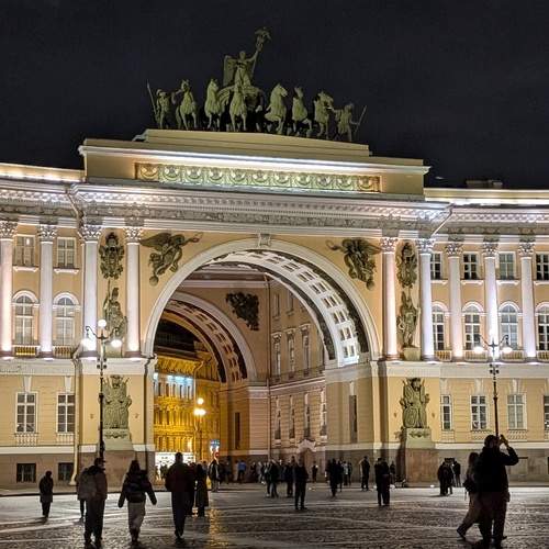 Луна гуляет по Питербургу