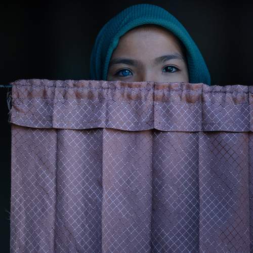 The Unseen Observer: A Blue Reveal