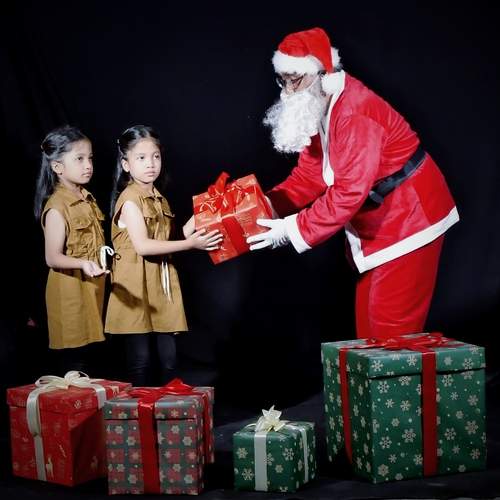 Santa Claus & gifts