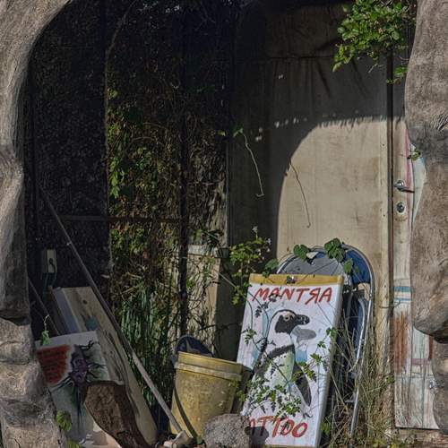 ...в голову не залезешь...