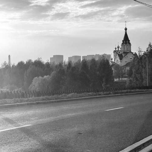 Дорога. Церковь. Дом. Завод.