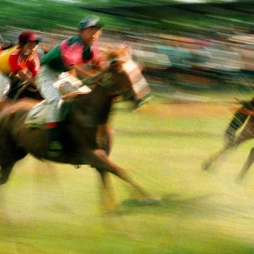 The horse race is nearing the finish line.
