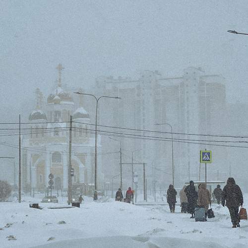 Опять метель