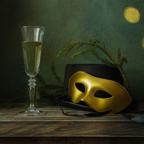 После маскарада