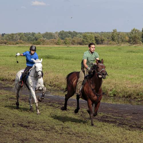 Нелегко быть первым...