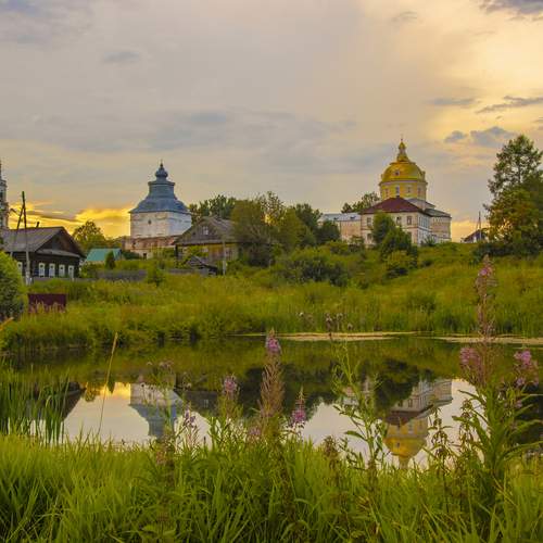 На закате