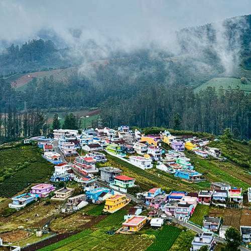 The Breathing Mountains: A Symphony of Hues