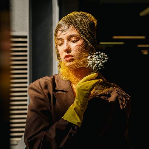 Мадонна в резиновых перчатках