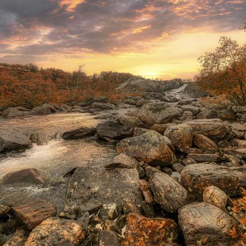 Река Титовка осенью.