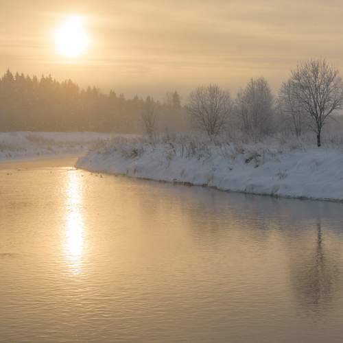 Река Ижора зимой