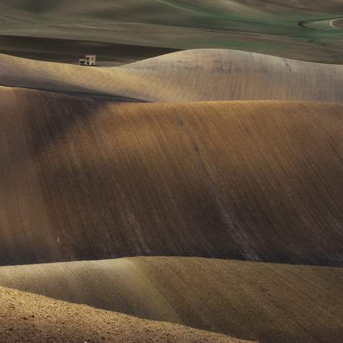 Earth Waves
