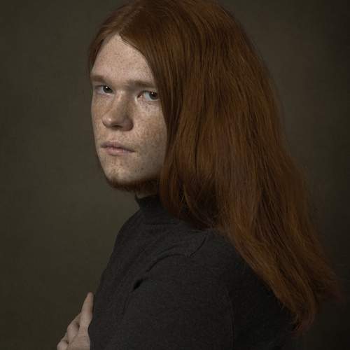 Юноша с рыжими волосами