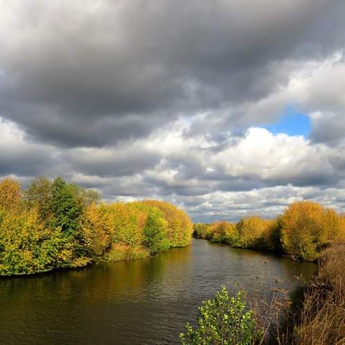 Осенние берега реки