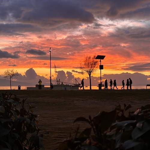 From reality to the horizon