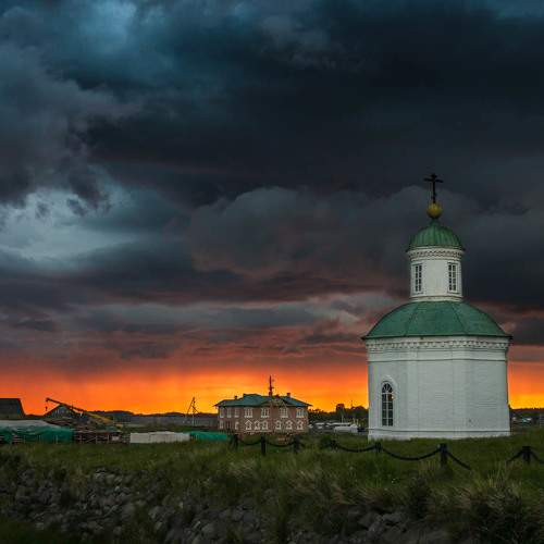 Закат пылал
