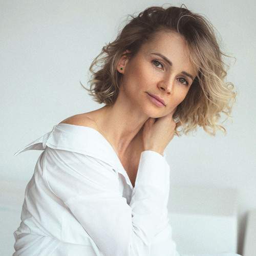 Сдерживая себя