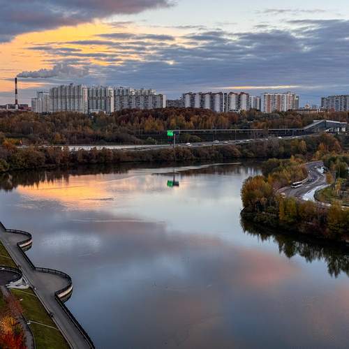 Осеннее утро на Москве-реке