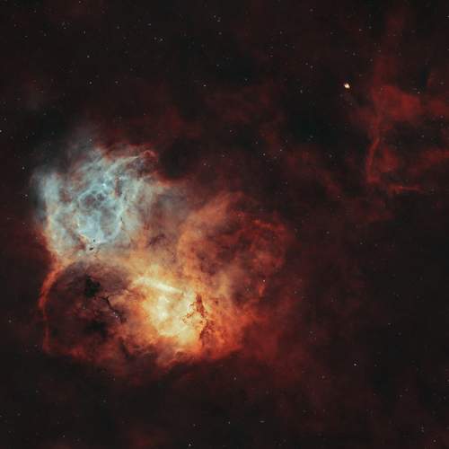 Туманность Льва (Sh2-132)