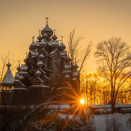 Деревянное многоглавие.
