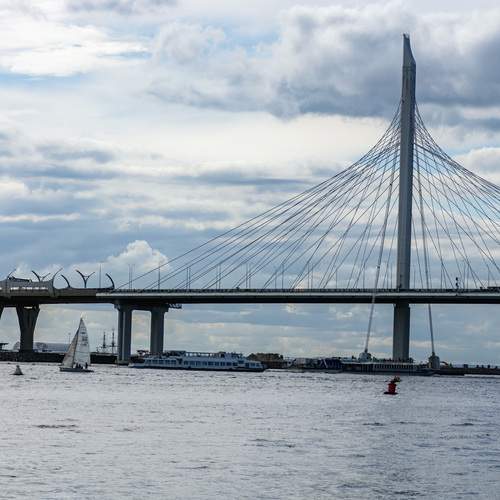 Мост через Петровский фарватер