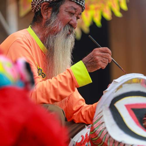 Người giữ lửa làng nghề (The Keeper of the Craft’s Flame)