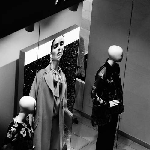 VITRINE