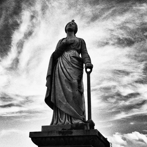 A saint looking at the sky
