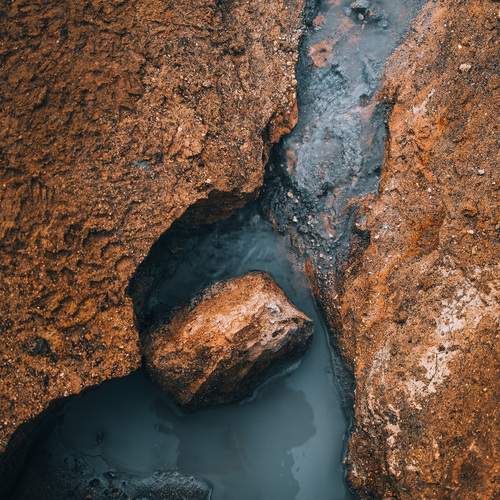Traces of the Earth