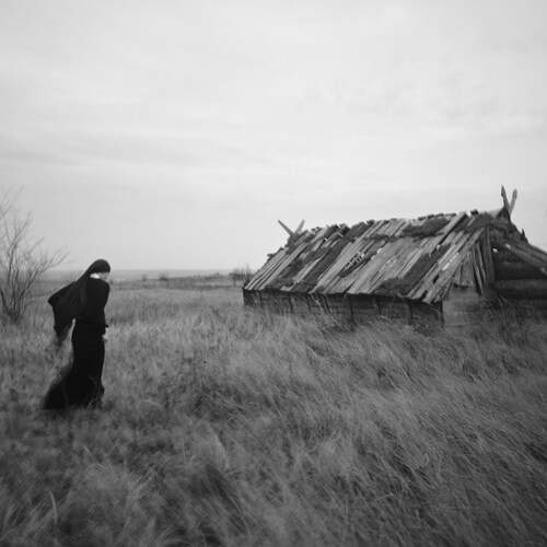 Between Black and White in Kostenki