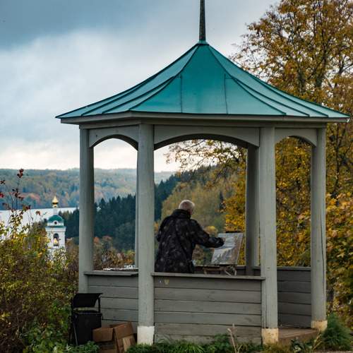 Художник за работой