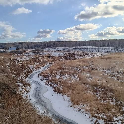 Скованная льдом