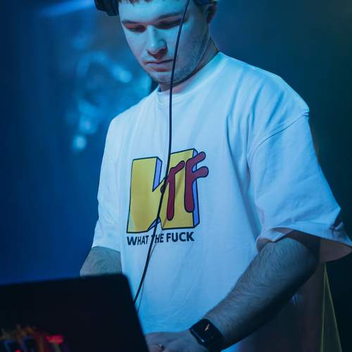 Photo #13412387