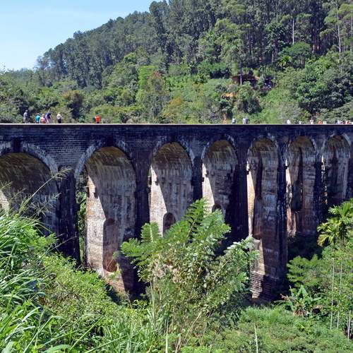 Девятиарочный мост на Шри-Ланке