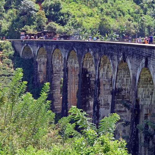 Девятиарочный мост на Шри-Ланке