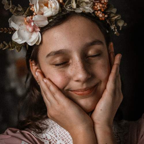 The Girl with the Flowers