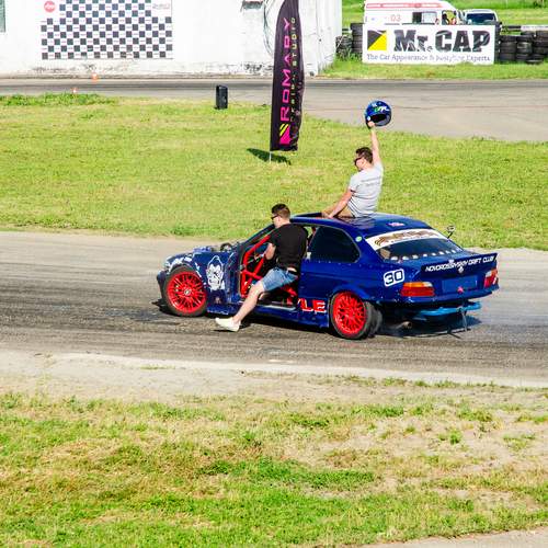 Photo #13445413