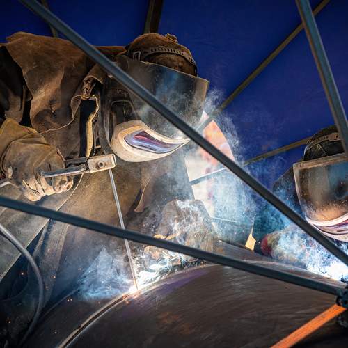 Под маской повседневности