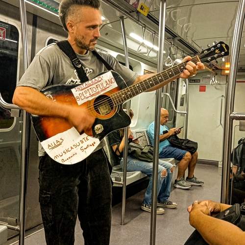 TRABAJANDO EN EL SUBTE