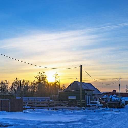 Весенним утром.