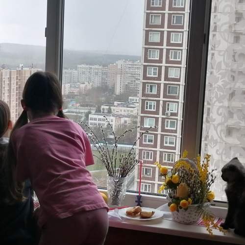 Вид из окна, на пасху.