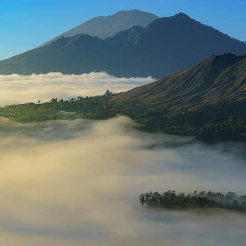 Negeri di Atas Awan