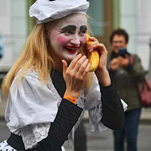 - Алле!