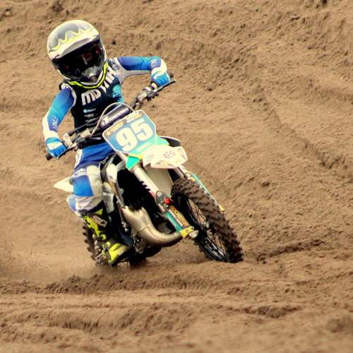 Photo #13630575