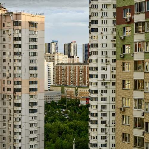 Среди высоток