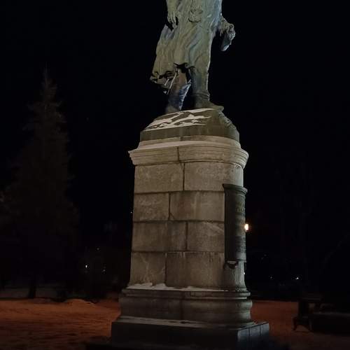 Photo #13680345