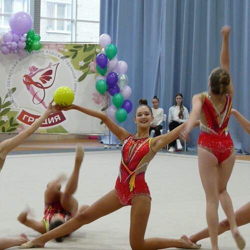 юные гимнастки