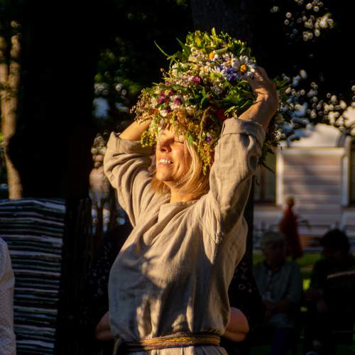 Photo #13736391